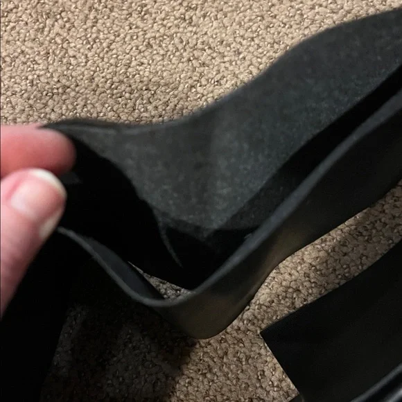 Vintage leather 5 inch black belt 3 closure Newport News wide s/m - Picture 3 of 6